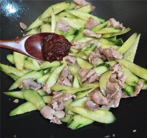 娱乐吃瓜酱网友能有多闲,娱乐吃瓜酱网友，他们的闲暇时光如何度过？