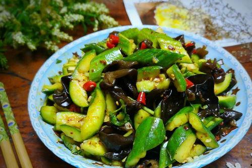 娱乐吃瓜酱生日拍照文案,镜头下的甜蜜瞬间