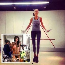 娱乐吃瓜酱花样跳绳